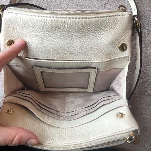 Michael Kors leather side bag - Picture 4 of 7